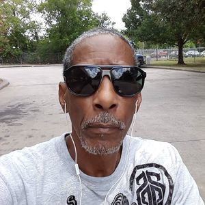 Meet your Posher, Lewis